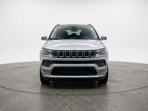 Used 2025 Jeep Compass Limited image 2