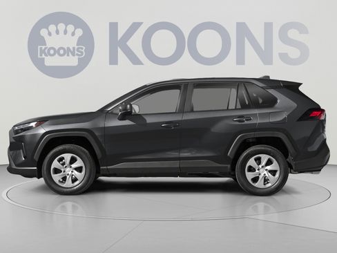 Used 2025 Toyota RAV4 LE AWD/4WD image 4