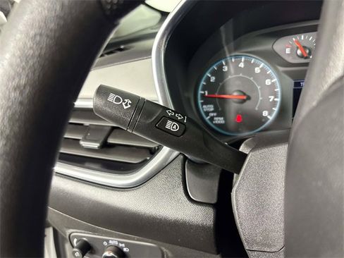 Used 2021 Chevrolet Equinox LS w/ LS Convenience Package image 26