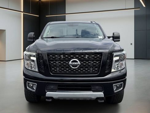 Used 2017 Nissan Titan PRO-4X w/ Pro-4x Convenience Package AWD/4WD image 9