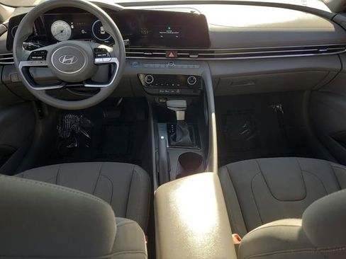 Used 2024 Hyundai Elantra SEL image 7