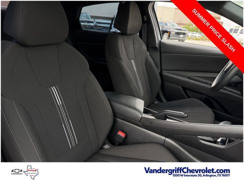 Used 2025 Hyundai Elantra Sport FWD image 23