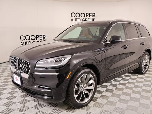 Used 2023 Lincoln Aviator Grand Touring w/ Equipment Group 301A image 10