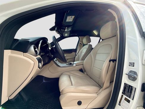 Used 2018 Mercedes-Benz GLC 300 4MATIC w/ Multimedia Package image 22