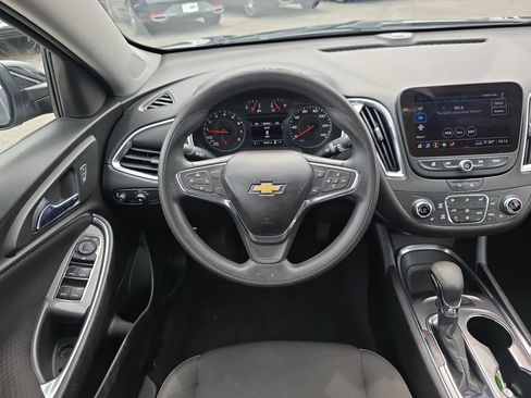 Used 2021 Chevrolet Malibu LT FWD image 27