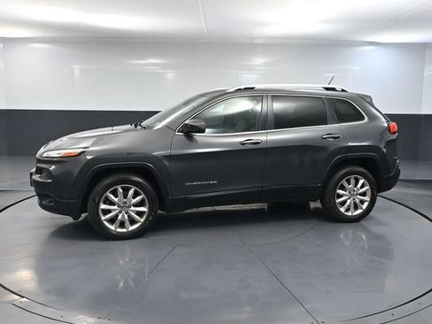 Used 2015 Jeep Cherokee Limited w/ Luxury Group AWD/4WD image 12