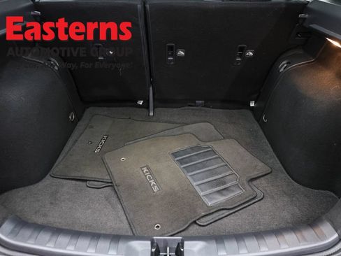 Used 2021 Nissan Kicks SV FWD image 9