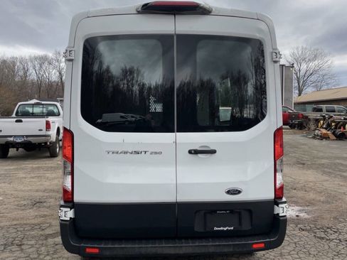 Used 2018 Ford Transit 250 130 Medium Roof image 4