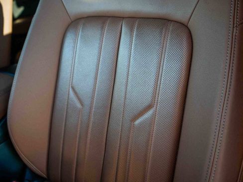 Used 2024 Audi Q8 e-tron Premium Plus w/ Premium Plus Package image 11