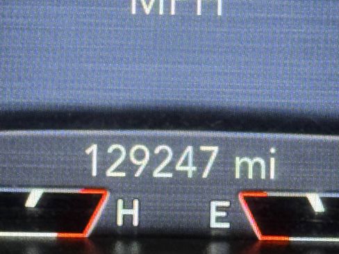 Used 2019 Jeep Cherokee Limited AWD/4WD image 35