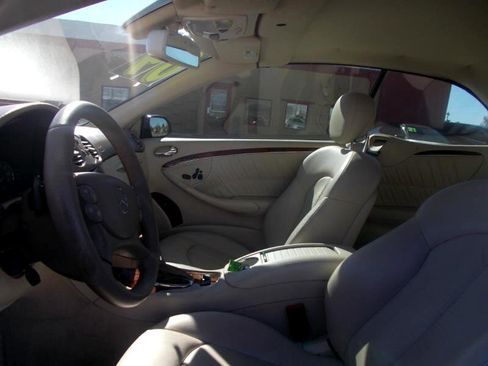 Used 2009 Mercedes-Benz CLK 550 Cabriolet image 13