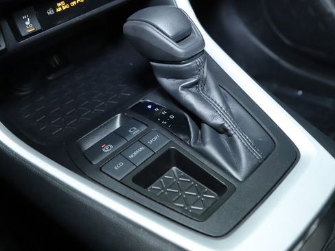 Used 2025 Toyota RAV4 XLE image 30