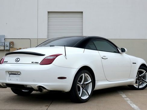 Used 2006 Lexus SC 430 Convertible image 3