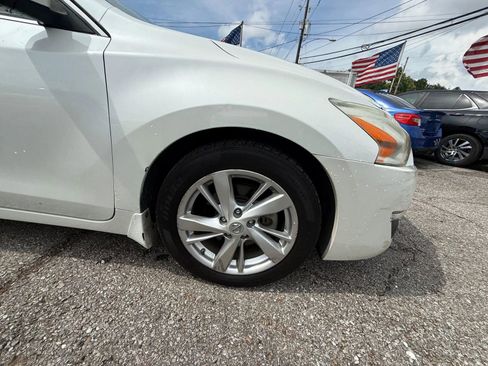 Used 2015 Nissan Altima 2.5 SL w/ Technology Package FWD image 10