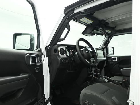 Used 2026 Jeep Wrangler Unlimited Sport AWD/4WD image 6