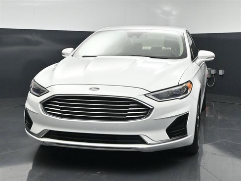 Used 2020 Ford Fusion SEL FWD image 2