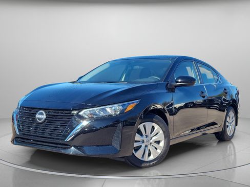 Used 2025 Nissan Sentra S FWD image 2