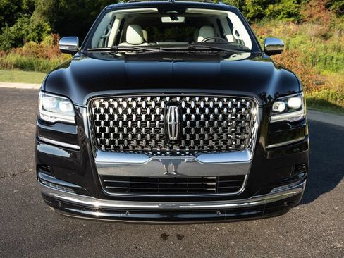 Used 2022 Lincoln Navigator L Black Label AWD/4WD image 12