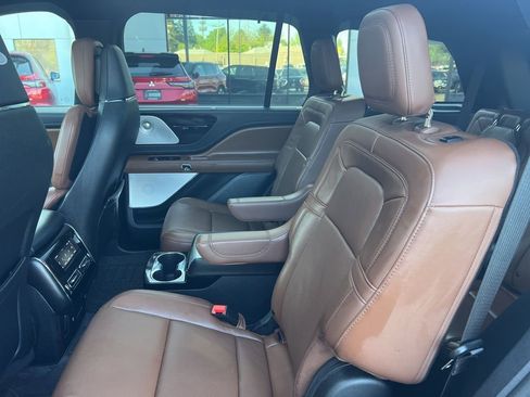Used 2023 Lincoln Aviator Reserve w/ Equipment Group 201A AWD/4WD image 10