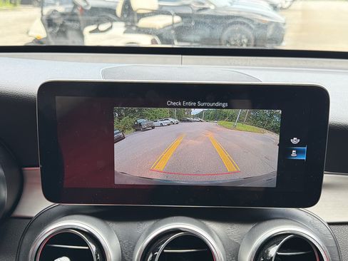 Used 2020 Mercedes-Benz GLC 300 4MATIC image 5