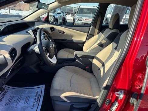 Used 2017 Toyota Prius Two w/ Prius Two Safety Plus Package image 9