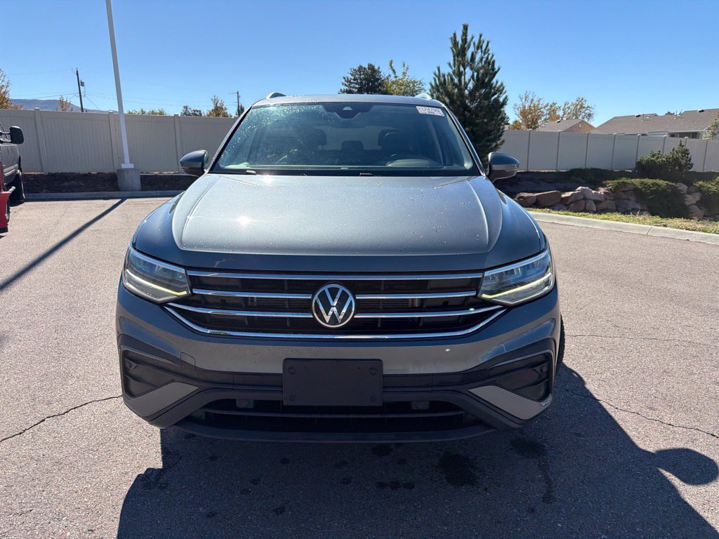 Used 2022 Volkswagen Tiguan SE AWD/4WD image 2
