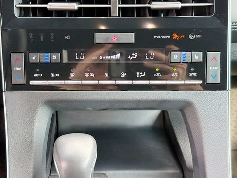 Used 2020 Toyota Avalon Touring w/ Advanced Safety Package FWD image 17