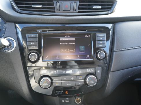 Used 2018 Nissan Rogue SV FWD image 12
