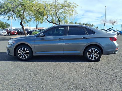 Certified 2023 Volkswagen Jetta S image 4