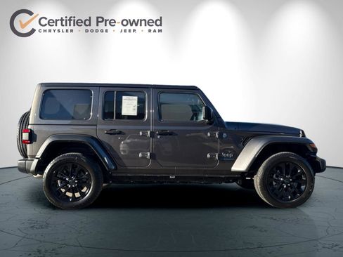 Used 2025 Jeep Wrangler Unlimited Sahara w/ Safety Group image 3