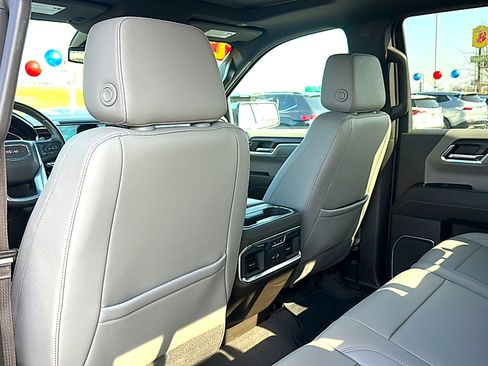 Used 2022 GMC Sierra 1500 SLT image 17