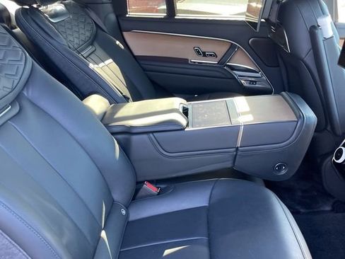 Used 2024 Land Rover Range Rover SV image 5