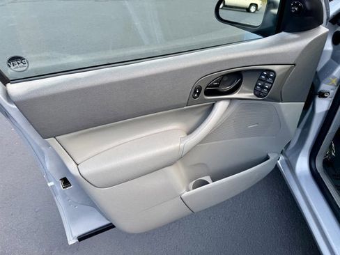 Used 2005 Ford Focus S image 19