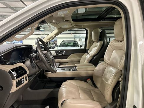 Used 2022 Lincoln Navigator L Reserve AWD/4WD image 10