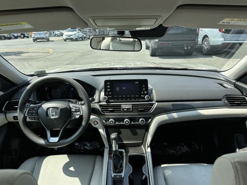 Used 2019 Honda Accord LX image 24