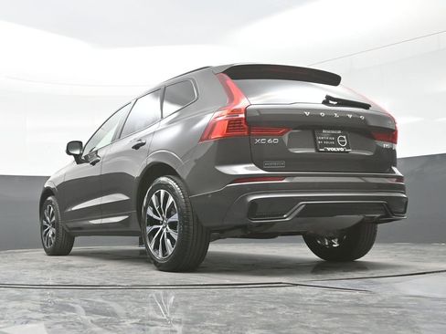 Used 2025 Volvo XC60 B5 Plus AWD/4WD image 23
