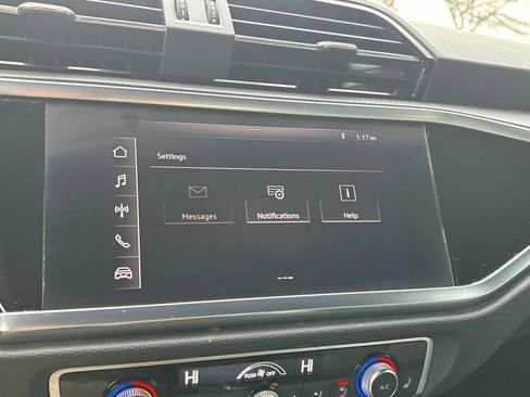 Used 2020 Audi Q3 2.0T Premium image 24