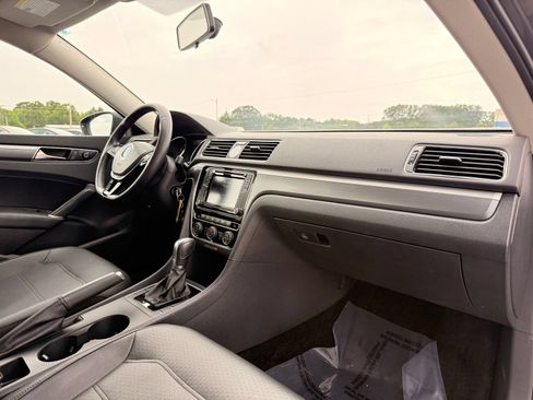 Used 2017 Volkswagen Passat 1.8T R-Line w/ R-Line Lighting Package FWD image 25
