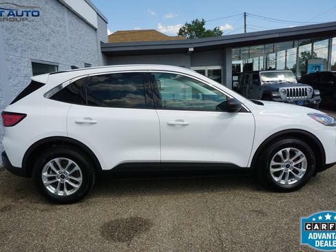 Used 2022 Ford Escape SE FWD image 6