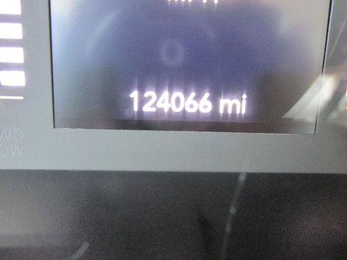 Used 2020 Jeep Cherokee Latitude Plus AWD/4WD image 6