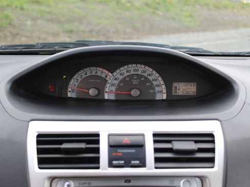 Used 2008 Toyota Yaris Sedan image 12