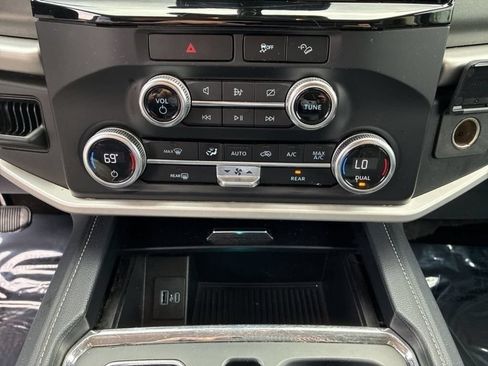 Used 2023 Ford Expedition XLT AWD/4WD image 15