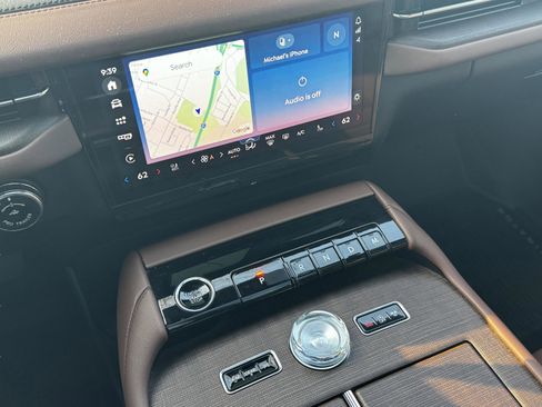 Used 2025 Lincoln Navigator Reserve image 48