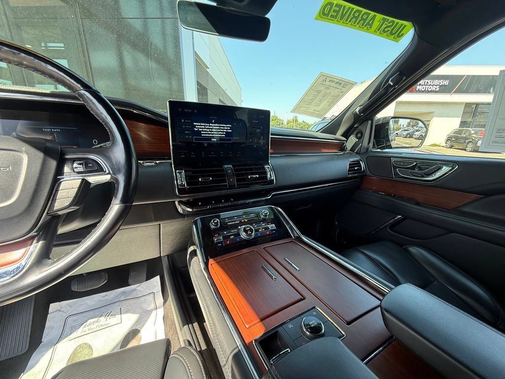 Used 2022 Lincoln Navigator L 4WD image 25