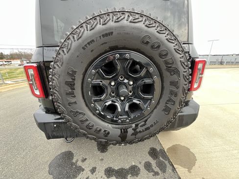 Used 2024 Ford Bronco Wildtrak image 36