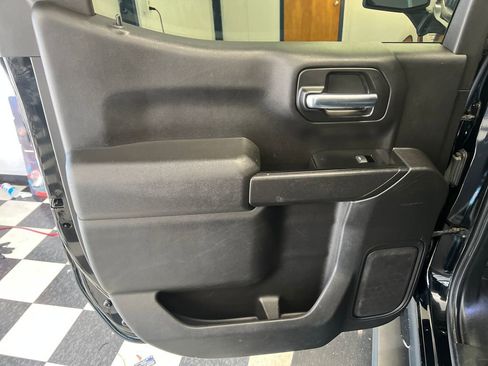 Used 2019 Chevrolet Silverado 1500 Custom w/ Custom Value Package AWD/4WD image 34