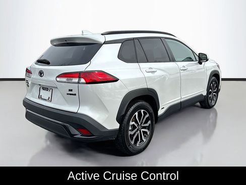 Used 2023 Toyota Corolla Cross SE image 7