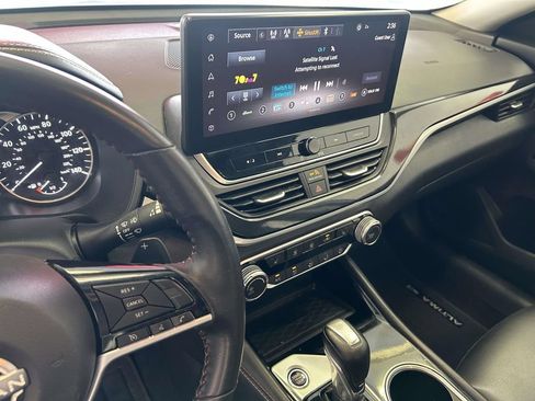 Used 2023 Nissan Altima 2.5 SR w/ SR Premium Package AWD/4WD image 21