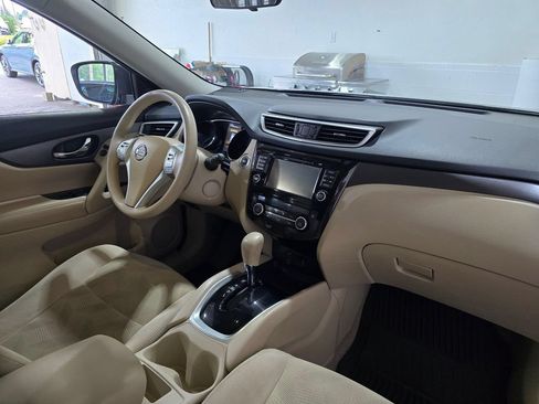 Used 2014 Nissan Rogue SV w/ SV Premium Package AWD/4WD image 31