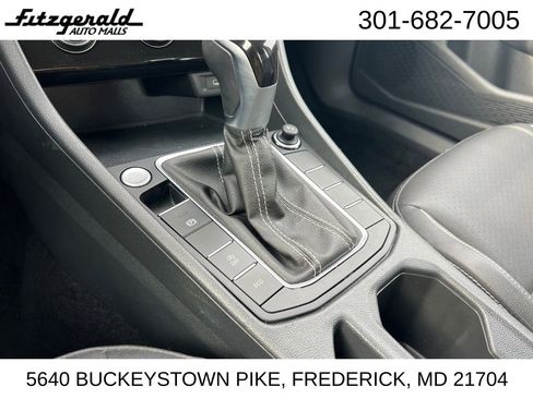 Used 2024 Volkswagen Jetta SE image 24